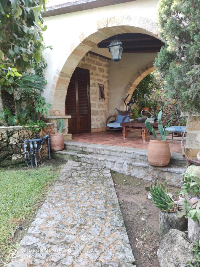 לינה וארוחת בוקר קאריני Casolare Giummari מראה חיצוני תמונה