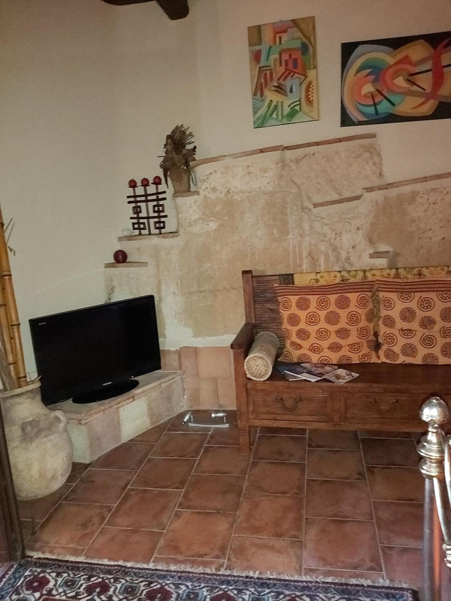 לינה וארוחת בוקר קאריני Casolare Giummari חדר תמונה